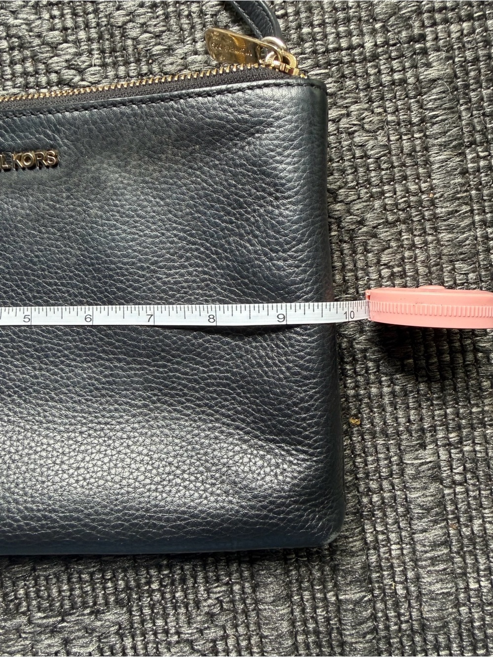 MICHAEL KORS Black Pebbled Leather Crossbody with Gold Hardware - Picture 7 of 7